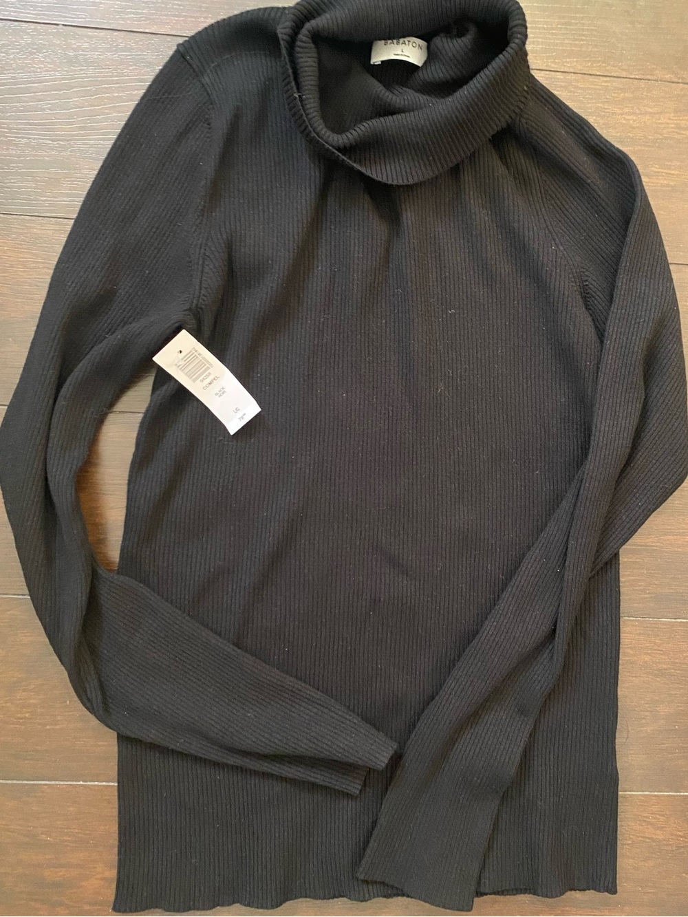 BNWT Aritzia Compel Turtleneck L